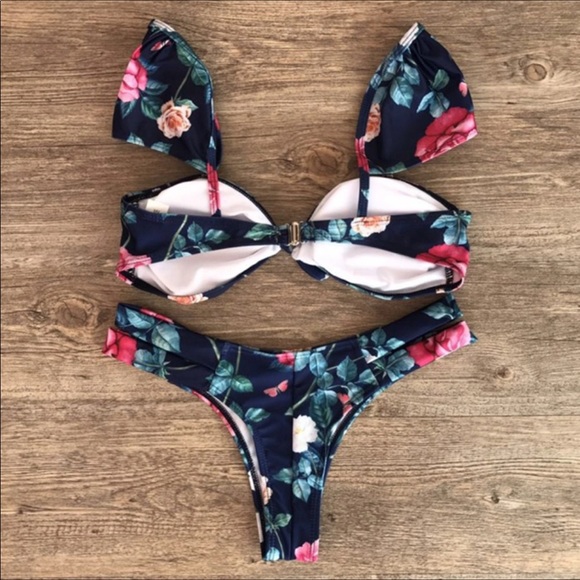 Floral bikini - Picture 2 of 2